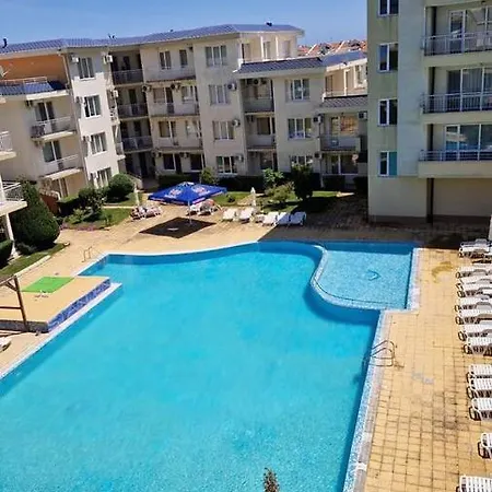Apartment Aпартамент с две спални, кухня и хол