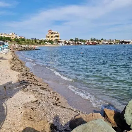 Apartment Aпартамент с две спални, кухня и хол Ravda