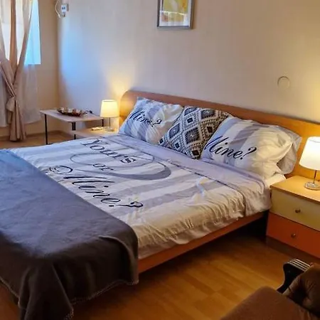 Aпартамент с две спални, кухня и хол Apartment Ravda